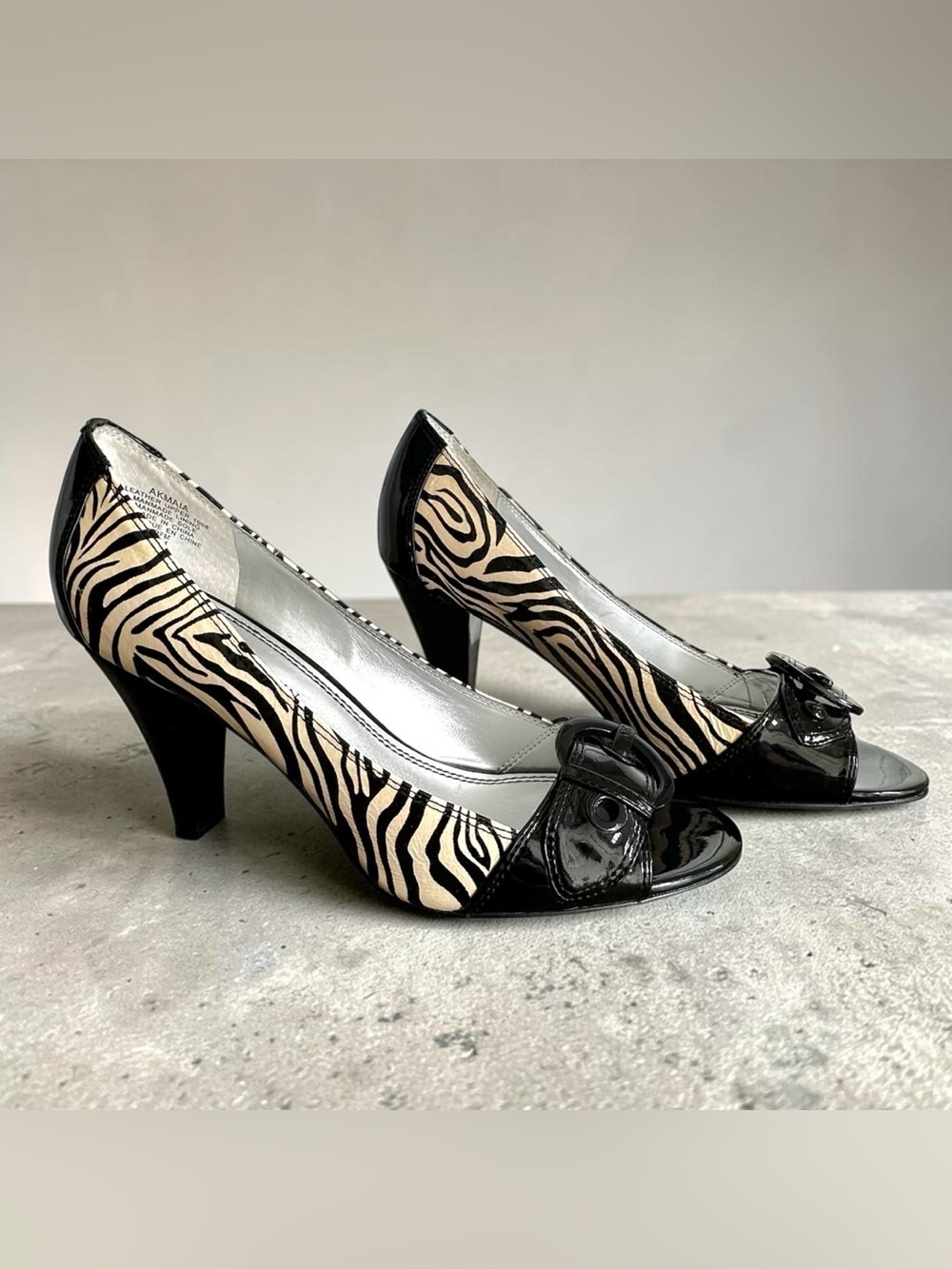 Anne Klein AKMAIA Zebra Print Peep Toe Buckle Heels Rockabilly - Size 8 - Picture 3 of 15